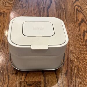Joseph Joseph White Kitchen Compost Bin